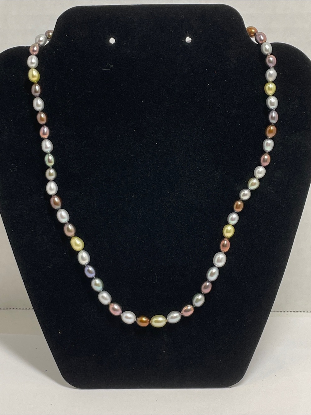 Honora Collection Freshwater Pearl Necklace Featuring Greens & Silver Tones 18”